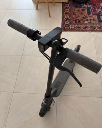 Monopattino elettrico Xiaomi Mi Electric Scooter 1