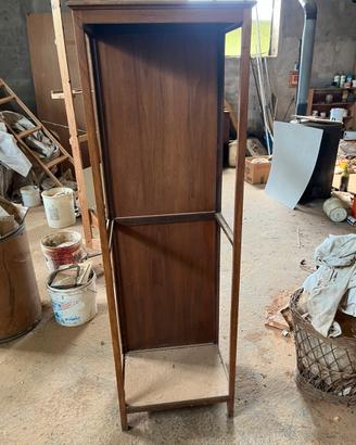 Struttura vetrina in legno