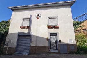 CASA SEMINDIPENDENTE A PELLEZZANO