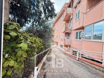 Carini - ampio 4 vani ristrutturato con posto auto