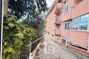 Carini - ampio 4 vani ristrutturato con posto auto