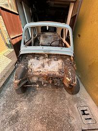 Fiat 500L '71 con accessori da restaurare