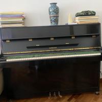 Pianoforte YAMAHA B1