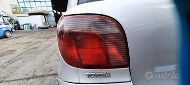 TOYOTA YARIS 2000 - STOP POSTERIORE SINISTRO
