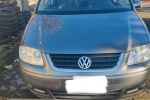 Volkswagen Touran con gancio traino