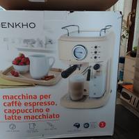 Macchina caffè espresso cappuccino e latte macchia