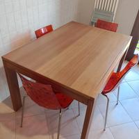 Tavolo da cucina allungabile solido con sedie