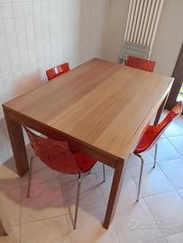 Tavolo da cucina allungabile solido con sedie