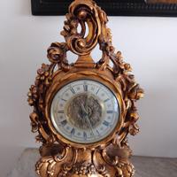 Orologio Luigi XV in legno scolpito e dorato