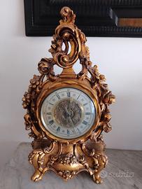 Orologio Luigi XV in legno scolpito e dorato
