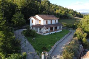 VILLA SINGOLA A TORRICELLA IN SABINA