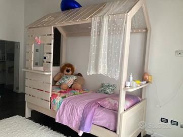 Letto artigianale a casetta in legno massello