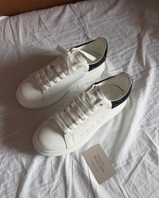 Scarpa nuova