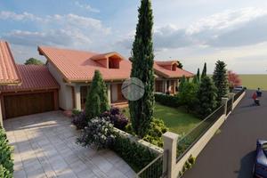 VILLA A SCHIERA A TRINITÀ