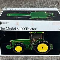 John deere 8400  1:32 ERTL precision