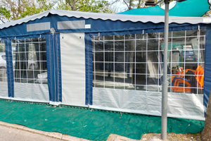 Roulotte con veranda e struttura Real Camp