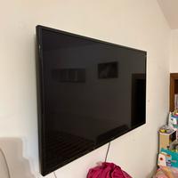 TV HITACHI 55” + STAFFA MURO