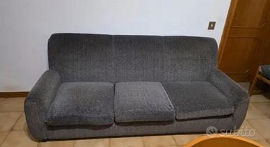 Divano 3 posti in tessuto grigio prezzo trattabile
