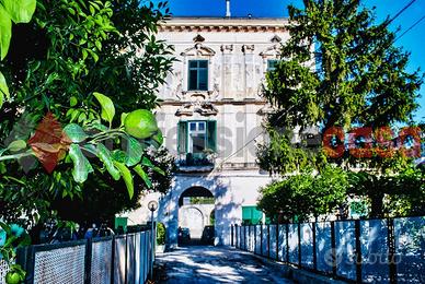 Vietri sul mare- ampia soluzione storica