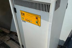 Carica batterie carrello elevatore