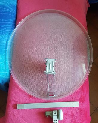 Parabola satellite trasparente