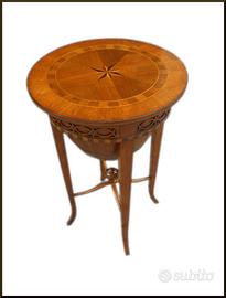 Tavolino da lavoro con piano intarsiato