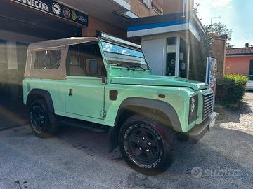 Land Rover Defender 90 2.2 TD4 Soft top E N1