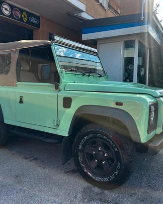 Land Rover Defender 90 2.2 TD4 Soft top E N1