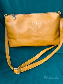 Borsa  tipo  Prada