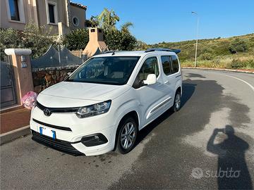 Toyota Proace City Verso 1.5D 100 CV gancio traino