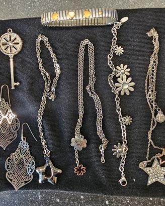 Collane,  bracciali e orecchini donna