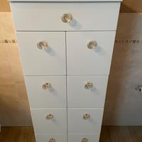 Cassettiera elegante