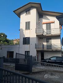 Appartamento su primo piano in una casa singola