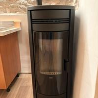 Termo Stufa a pallets usata una stagione