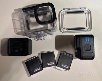 GoPro Hero11 Black + 3 Batterie Enduro, Case, Dome