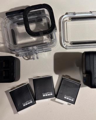 GoPro Hero11 Black + 3 Batterie Enduro, Case, Dome