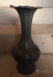 Vaso in peltro vintage