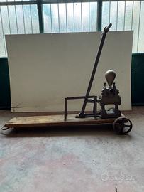 Pompa per travaso vino vintage