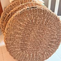 Pouf in raffia