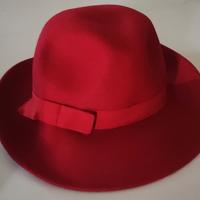 Cappello da donna rosso