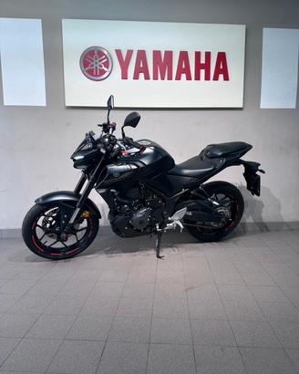 Yamaha MT-03 MDNM8 MIDNIGHT BLACK