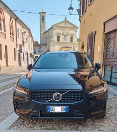 V60 2.0 t6 recharge Plus Dark awd auto MY  2023