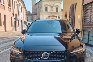 V60 2.0 t6 recharge Plus Dark awd auto MY  2023