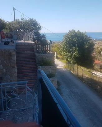 Bilocale uscita autostradale di Bordighera