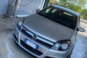Opel Astra Grigio Metallizzato 1.7 diesel