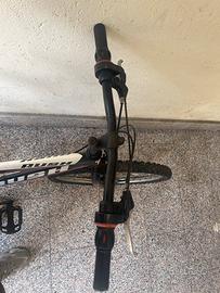 Bici da mountain-bike