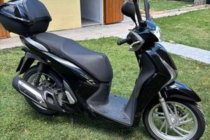 Honda Sh 150, nero