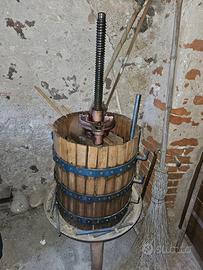 Torchio manuale antico in legno per vino – d’epoca
