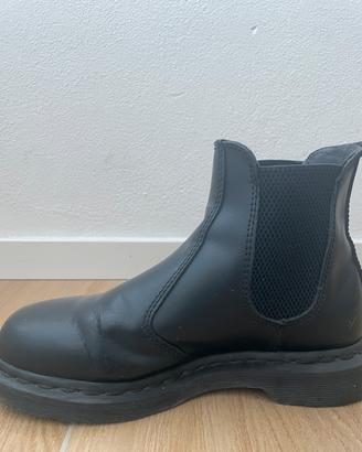 Dr Martens 2976 Mono Chelsea Boots