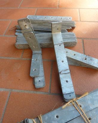 Staffe fissaggio in ferro zincato a caldo